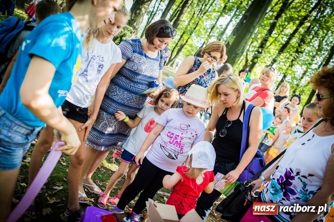 Zdjęcie w galerii na portalu naszraciborz.pl: IV Bajkowy Park. Zapełniliśmy bulwary z plażą. Dziękujemy serdecznie za wspólną zabawę wiadomości z regionu