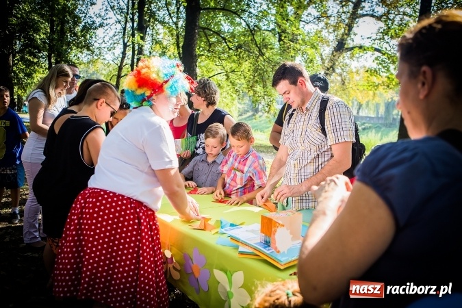 Zdjęcie w galerii na portalu naszraciborz.pl: IV Bajkowy Park. Zapełniliśmy bulwary z plażą. Dziękujemy serdecznie za wspólną zabawę wiadomości z regionu