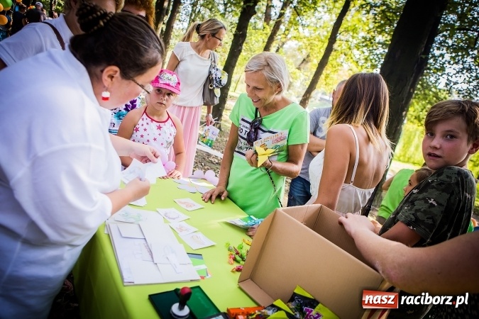 Zdjęcie w galerii na portalu naszraciborz.pl: IV Bajkowy Park. Zapełniliśmy bulwary z plażą. Dziękujemy serdecznie za wspólną zabawę wiadomości z regionu
