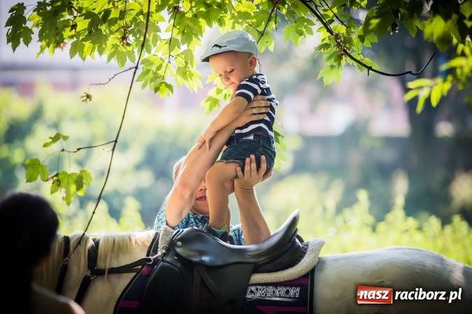 Zdjęcie w galerii na portalu naszraciborz.pl: IV Bajkowy Park. Zapełniliśmy bulwary z plażą. Dziękujemy serdecznie za wspólną zabawę wiadomości z regionu