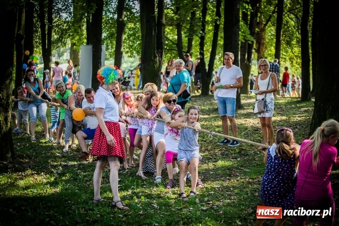 Zdjęcie w galerii na portalu naszraciborz.pl: IV Bajkowy Park. Zapełniliśmy bulwary z plażą. Dziękujemy serdecznie za wspólną zabawę wiadomości z regionu