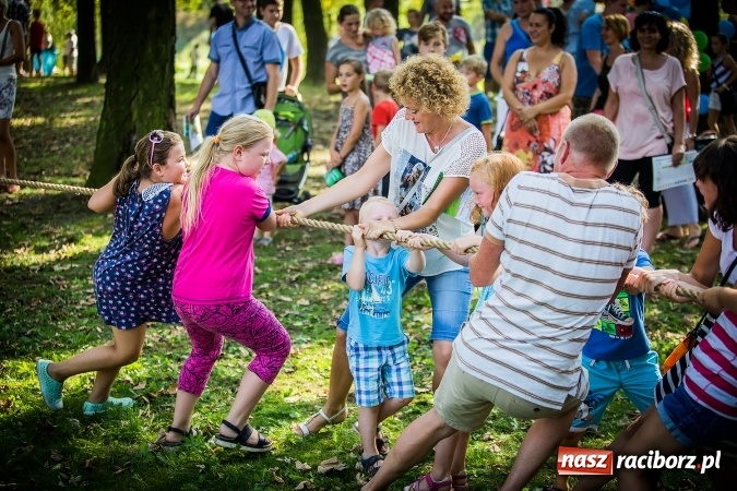 Zdjęcie w galerii na portalu naszraciborz.pl: IV Bajkowy Park. Zapełniliśmy bulwary z plażą. Dziękujemy serdecznie za wspólną zabawę wiadomości z regionu