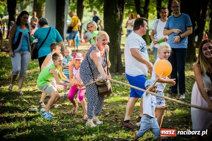 Zdjęcie w galerii na portalu naszraciborz.pl: IV Bajkowy Park. Zapełniliśmy bulwary z plażą. Dziękujemy serdecznie za wspólną zabawę wiadomości z regionu