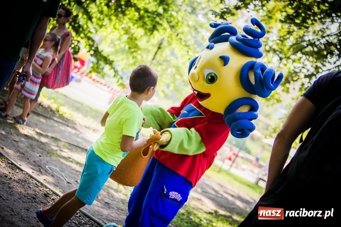 Zdjęcie w galerii na portalu naszraciborz.pl: IV Bajkowy Park. Zapełniliśmy bulwary z plażą. Dziękujemy serdecznie za wspólną zabawę wiadomości z regionu