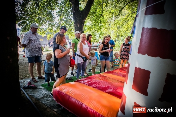 Zdjęcie w galerii na portalu naszraciborz.pl: IV Bajkowy Park. Zapełniliśmy bulwary z plażą. Dziękujemy serdecznie za wspólną zabawę wiadomości z regionu