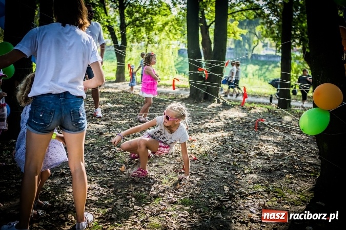 Zdjęcie w galerii na portalu naszraciborz.pl: IV Bajkowy Park. Zapełniliśmy bulwary z plażą. Dziękujemy serdecznie za wspólną zabawę wiadomości z regionu