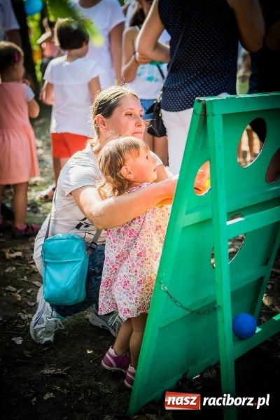 Zdjęcie w galerii na portalu naszraciborz.pl: IV Bajkowy Park. Zapełniliśmy bulwary z plażą. Dziękujemy serdecznie za wspólną zabawę wiadomości z regionu