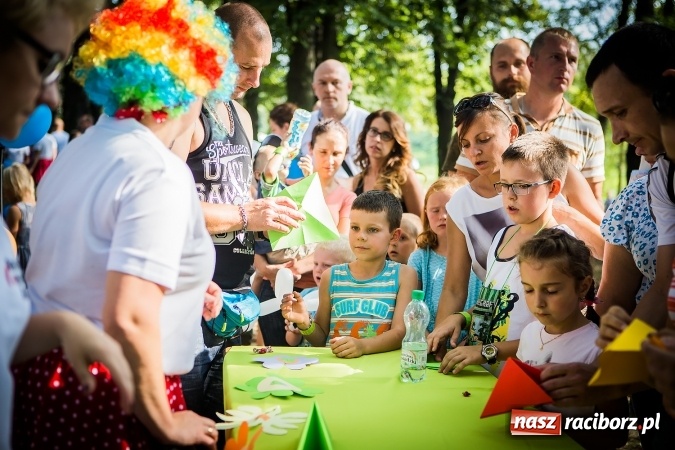 Zdjęcie w galerii na portalu naszraciborz.pl: IV Bajkowy Park. Zapełniliśmy bulwary z plażą. Dziękujemy serdecznie za wspólną zabawę wiadomości z regionu