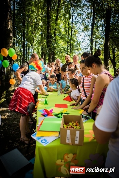 Zdjęcie w galerii na portalu naszraciborz.pl: IV Bajkowy Park. Zapełniliśmy bulwary z plażą. Dziękujemy serdecznie za wspólną zabawę wiadomości z regionu
