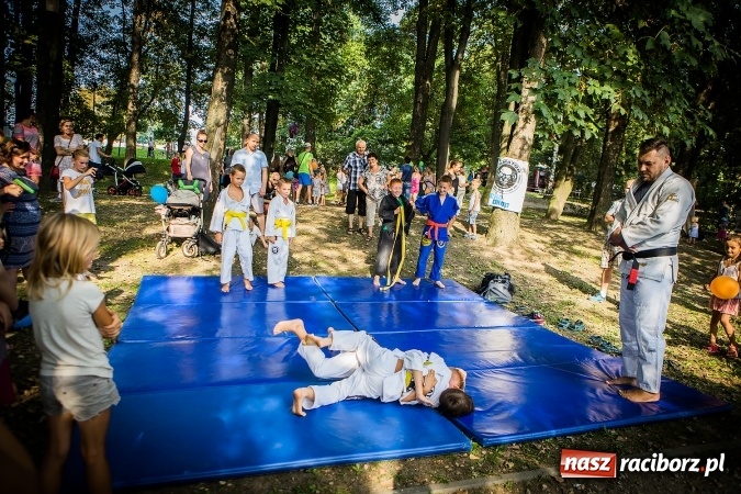 Zdjęcie w galerii na portalu naszraciborz.pl: IV Bajkowy Park. Zapełniliśmy bulwary z plażą. Dziękujemy serdecznie za wspólną zabawę wiadomości z regionu