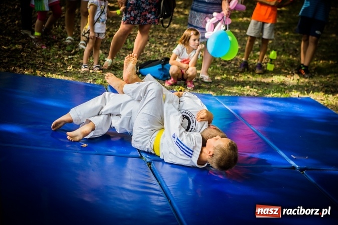 Zdjęcie w galerii na portalu naszraciborz.pl: IV Bajkowy Park. Zapełniliśmy bulwary z plażą. Dziękujemy serdecznie za wspólną zabawę wiadomości z regionu