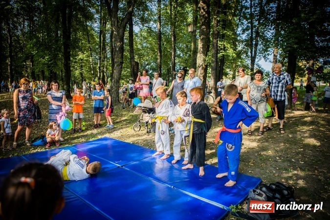 Zdjęcie w galerii na portalu naszraciborz.pl: IV Bajkowy Park. Zapełniliśmy bulwary z plażą. Dziękujemy serdecznie za wspólną zabawę wiadomości z regionu