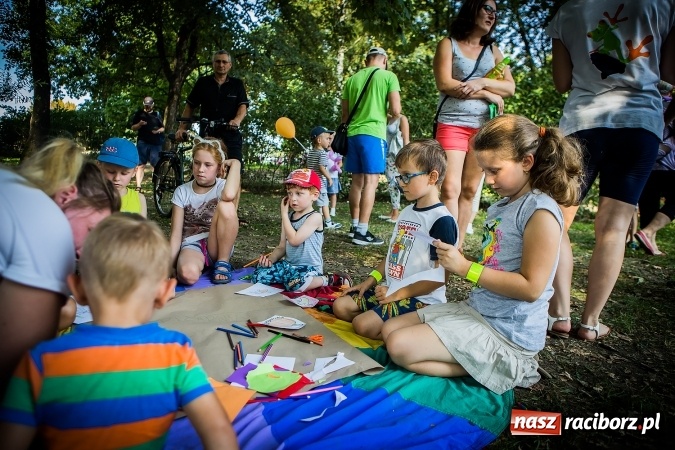 Zdjęcie w galerii na portalu naszraciborz.pl: IV Bajkowy Park. Zapełniliśmy bulwary z plażą. Dziękujemy serdecznie za wspólną zabawę wiadomości z regionu