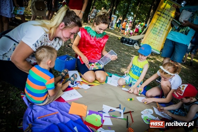 Zdjęcie w galerii na portalu naszraciborz.pl: IV Bajkowy Park. Zapełniliśmy bulwary z plażą. Dziękujemy serdecznie za wspólną zabawę wiadomości z regionu