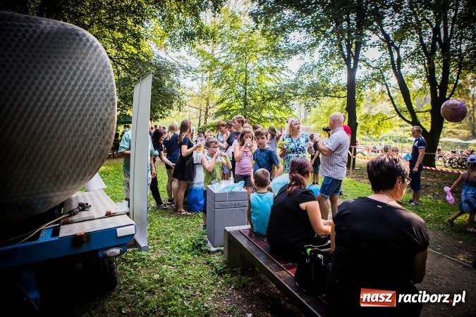 Zdjęcie w galerii na portalu naszraciborz.pl: IV Bajkowy Park. Zapełniliśmy bulwary z plażą. Dziękujemy serdecznie za wspólną zabawę wiadomości z regionu