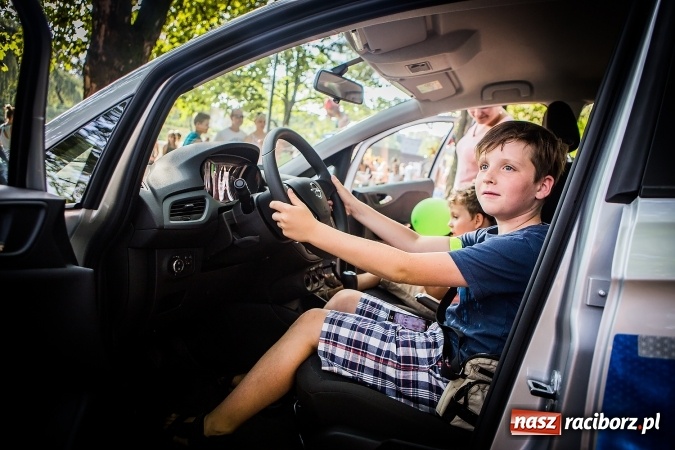 Zdjęcie w galerii na portalu naszraciborz.pl: IV Bajkowy Park. Zapełniliśmy bulwary z plażą. Dziękujemy serdecznie za wspólną zabawę wiadomości z regionu