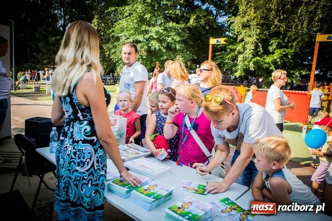 Zdjęcie w galerii na portalu naszraciborz.pl: IV Bajkowy Park. Zapełniliśmy bulwary z plażą. Dziękujemy serdecznie za wspólną zabawę wiadomości z regionu