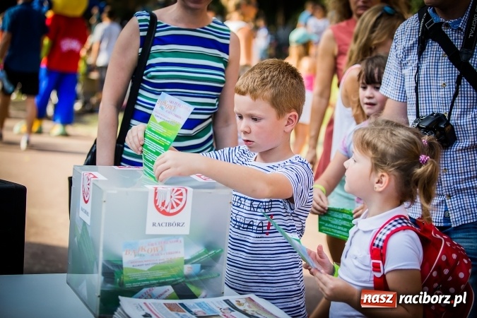 Zdjęcie w galerii na portalu naszraciborz.pl: IV Bajkowy Park. Zapełniliśmy bulwary z plażą. Dziękujemy serdecznie za wspólną zabawę wiadomości z regionu