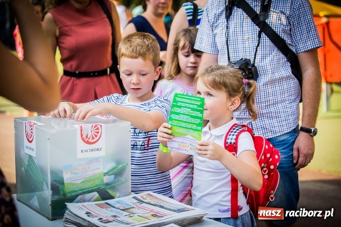 Zdjęcie w galerii na portalu naszraciborz.pl: IV Bajkowy Park. Zapełniliśmy bulwary z plażą. Dziękujemy serdecznie za wspólną zabawę wiadomości z regionu