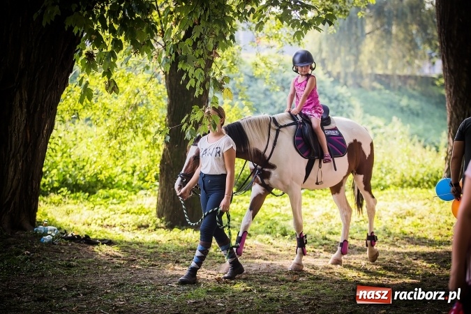Zdjęcie w galerii na portalu naszraciborz.pl: IV Bajkowy Park. Zapełniliśmy bulwary z plażą. Dziękujemy serdecznie za wspólną zabawę wiadomości z regionu