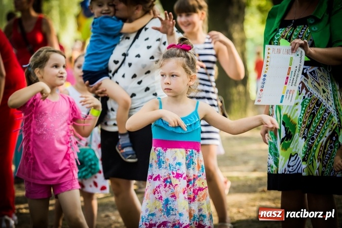 Zdjęcie w galerii na portalu naszraciborz.pl: IV Bajkowy Park. Zapełniliśmy bulwary z plażą. Dziękujemy serdecznie za wspólną zabawę wiadomości z regionu