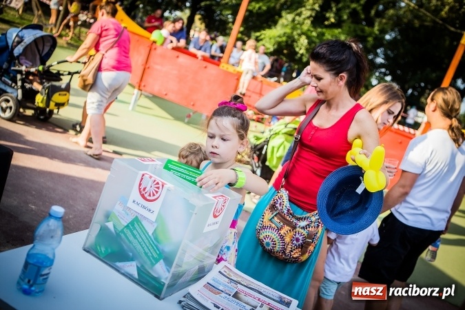 Zdjęcie w galerii na portalu naszraciborz.pl: IV Bajkowy Park. Zapełniliśmy bulwary z plażą. Dziękujemy serdecznie za wspólną zabawę wiadomości z regionu