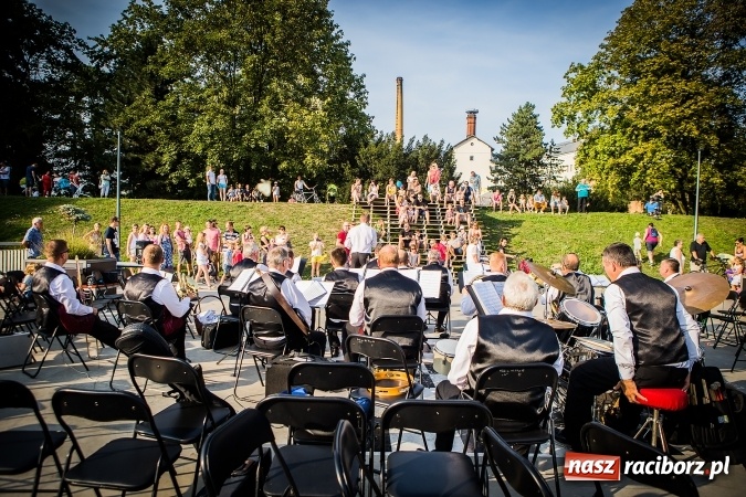 Zdjęcie w galerii na portalu naszraciborz.pl: IV Bajkowy Park. Zapełniliśmy bulwary z plażą. Dziękujemy serdecznie za wspólną zabawę wiadomości z regionu