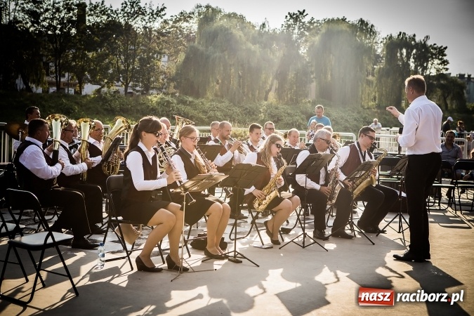 Zdjęcie w galerii na portalu naszraciborz.pl: IV Bajkowy Park. Zapełniliśmy bulwary z plażą. Dziękujemy serdecznie za wspólną zabawę wiadomości z regionu