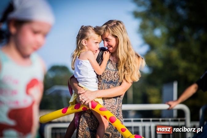 Zdjęcie w galerii na portalu naszraciborz.pl: IV Bajkowy Park. Zapełniliśmy bulwary z plażą. Dziękujemy serdecznie za wspólną zabawę wiadomości z regionu