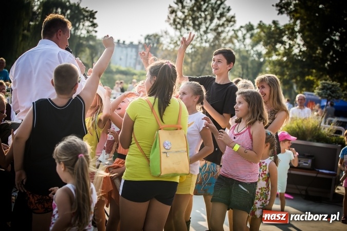 Zdjęcie w galerii na portalu naszraciborz.pl: IV Bajkowy Park. Zapełniliśmy bulwary z plażą. Dziękujemy serdecznie za wspólną zabawę wiadomości z regionu
