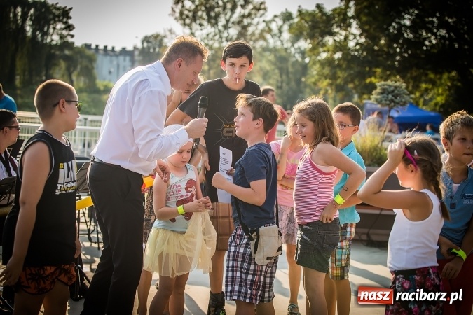 Zdjęcie w galerii na portalu naszraciborz.pl: IV Bajkowy Park. Zapełniliśmy bulwary z plażą. Dziękujemy serdecznie za wspólną zabawę wiadomości z regionu