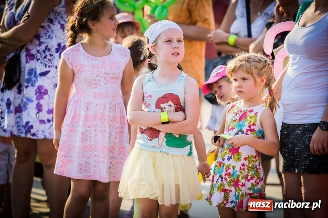 Zdjęcie w galerii na portalu naszraciborz.pl: IV Bajkowy Park. Zapełniliśmy bulwary z plażą. Dziękujemy serdecznie za wspólną zabawę wiadomości z regionu