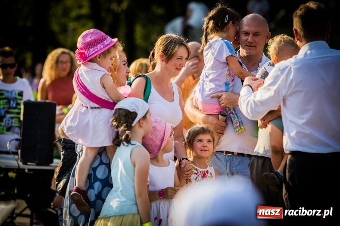 Zdjęcie w galerii na portalu naszraciborz.pl: IV Bajkowy Park. Zapełniliśmy bulwary z plażą. Dziękujemy serdecznie za wspólną zabawę wiadomości z regionu