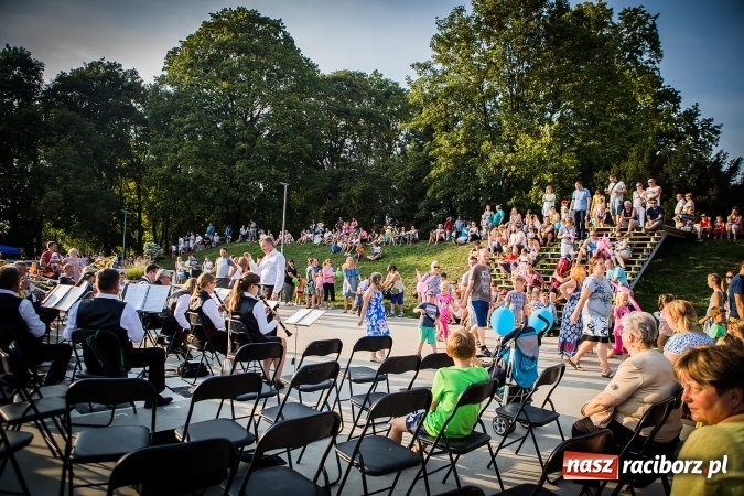 Zdjęcie w galerii na portalu naszraciborz.pl: IV Bajkowy Park. Zapełniliśmy bulwary z plażą. Dziękujemy serdecznie za wspólną zabawę wiadomości z regionu