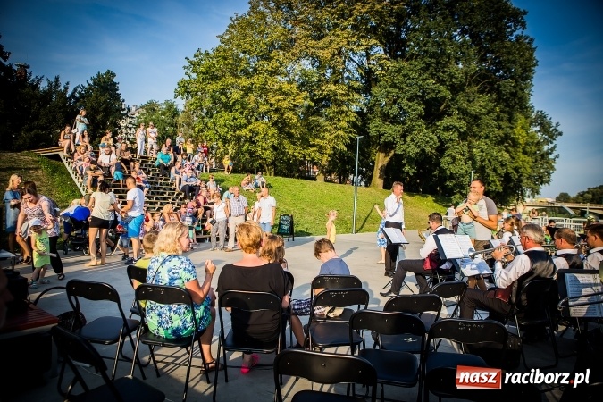 Zdjęcie w galerii na portalu naszraciborz.pl: IV Bajkowy Park. Zapełniliśmy bulwary z plażą. Dziękujemy serdecznie za wspólną zabawę wiadomości z regionu
