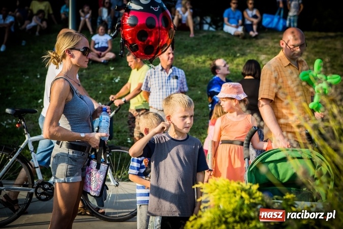 Zdjęcie w galerii na portalu naszraciborz.pl: IV Bajkowy Park. Zapełniliśmy bulwary z plażą. Dziękujemy serdecznie za wspólną zabawę wiadomości z regionu