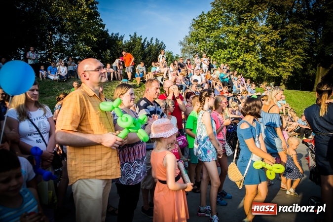 Zdjęcie w galerii na portalu naszraciborz.pl: IV Bajkowy Park. Zapełniliśmy bulwary z plażą. Dziękujemy serdecznie za wspólną zabawę wiadomości z regionu