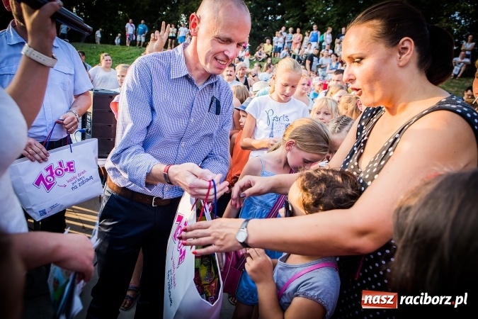 Zdjęcie w galerii na portalu naszraciborz.pl: IV Bajkowy Park. Zapełniliśmy bulwary z plażą. Dziękujemy serdecznie za wspólną zabawę wiadomości z regionu