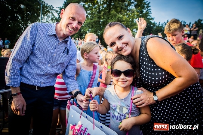 Zdjęcie w galerii na portalu naszraciborz.pl: IV Bajkowy Park. Zapełniliśmy bulwary z plażą. Dziękujemy serdecznie za wspólną zabawę wiadomości z regionu