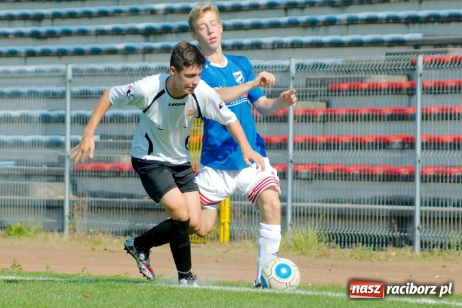 Zdjęcie w galerii na portalu naszraciborz.pl: Inauguracyjny remis Unitów w starciu z Czarnymi Sosnowiec wiadomości z regionu