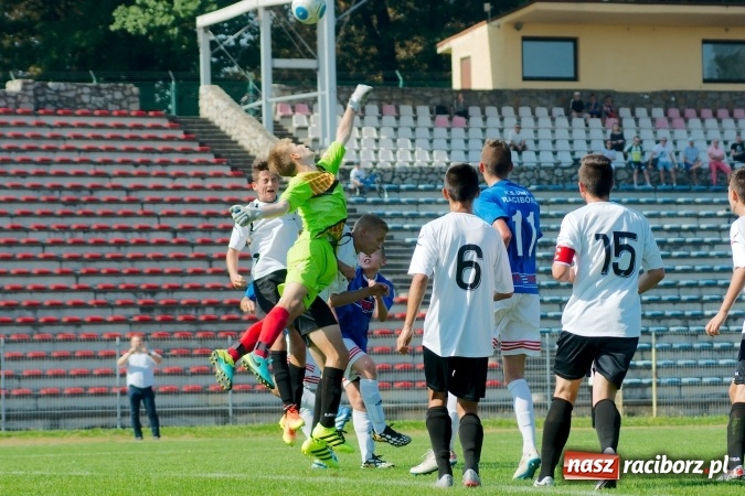 Zdjęcie w galerii na portalu naszraciborz.pl: Inauguracyjny remis Unitów w starciu z Czarnymi Sosnowiec wiadomości z regionu