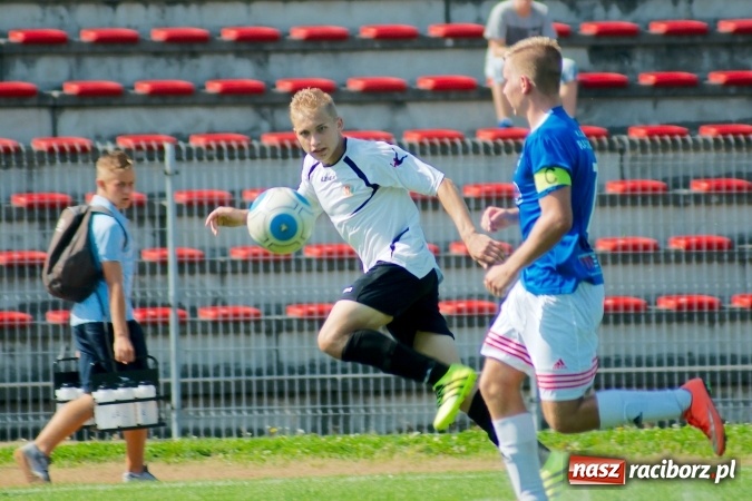 Zdjęcie w galerii na portalu naszraciborz.pl: Inauguracyjny remis Unitów w starciu z Czarnymi Sosnowiec wiadomości z regionu