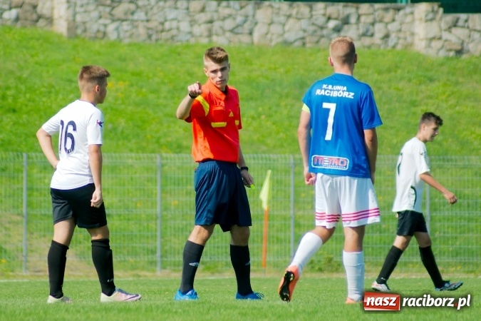 Zdjęcie w galerii na portalu naszraciborz.pl: Inauguracyjny remis Unitów w starciu z Czarnymi Sosnowiec wiadomości z regionu