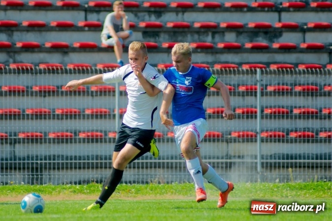 Zdjęcie w galerii na portalu naszraciborz.pl: Inauguracyjny remis Unitów w starciu z Czarnymi Sosnowiec wiadomości z regionu