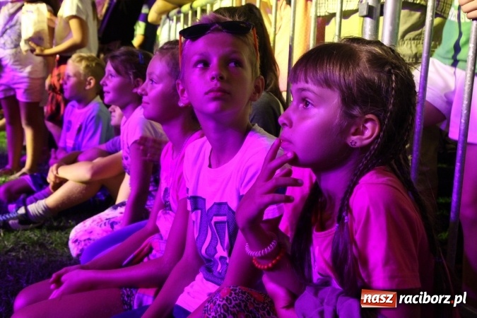 Zdjęcie w galerii na portalu naszraciborz.pl: Kabaret Młodych Panów bawił publiczność podczas dożynek w Lubomi wiadomości z regionu