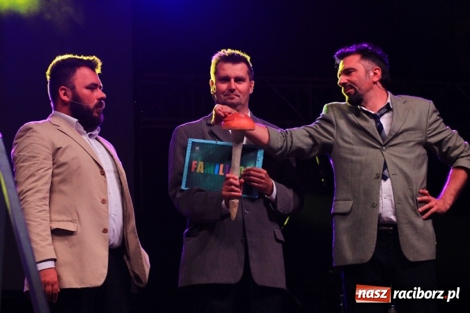 Zdjęcie w galerii na portalu naszraciborz.pl: Kabaret Młodych Panów bawił publiczność podczas dożynek w Lubomi wiadomości z regionu