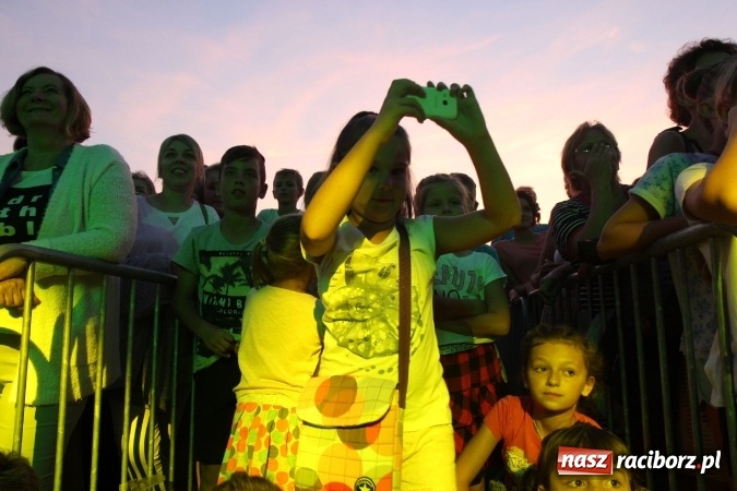 Zdjęcie w galerii na portalu naszraciborz.pl: Kabaret Młodych Panów bawił publiczność podczas dożynek w Lubomi wiadomości z regionu