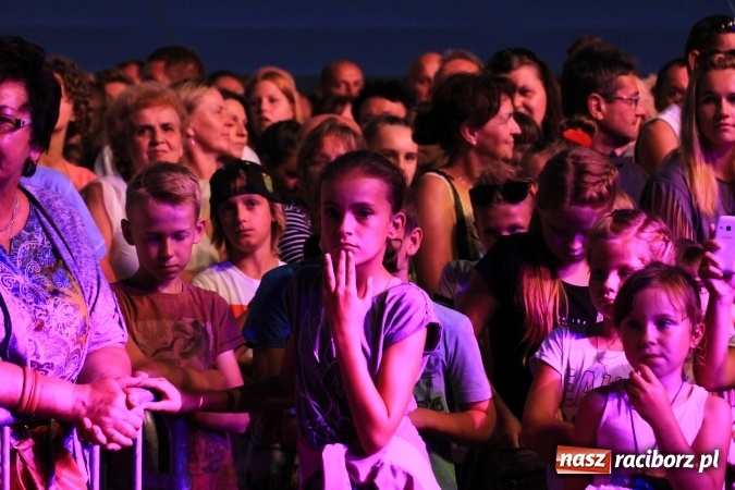 Zdjęcie w galerii na portalu naszraciborz.pl: Kabaret Młodych Panów bawił publiczność podczas dożynek w Lubomi wiadomości z regionu