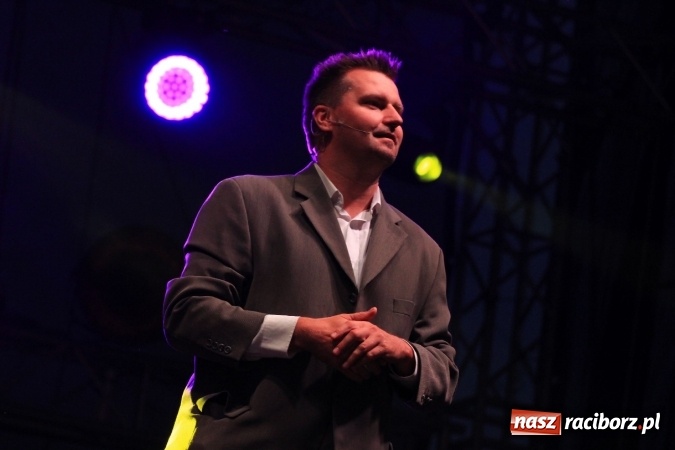 Zdjęcie w galerii na portalu naszraciborz.pl: Kabaret Młodych Panów bawił publiczność podczas dożynek w Lubomi wiadomości z regionu