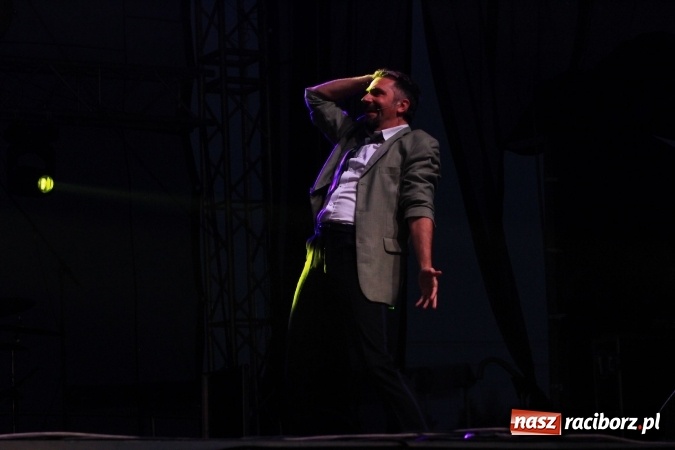 Zdjęcie w galerii na portalu naszraciborz.pl: Kabaret Młodych Panów bawił publiczność podczas dożynek w Lubomi wiadomości z regionu